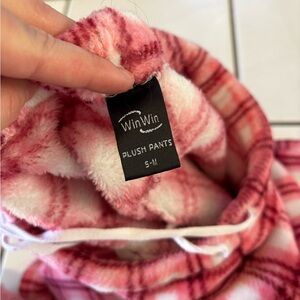 WinWin Pink Plaid Plush Pants